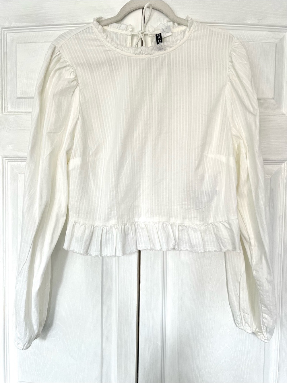 H&M Women’s White Cotton Ruffle Hem Crop Boho Blouse With Puff Sleeves M